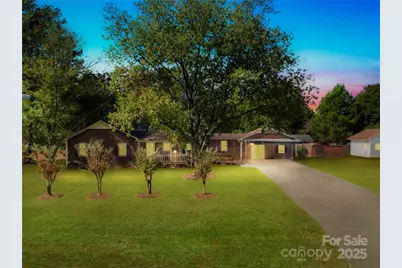 700 Chestnut Lane, Matthews, NC 28104 - Photo 1