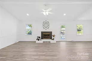 700 Chestnut Ln, Matthews, NC 28104 - Photo 12