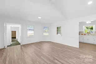 700 Chestnut Ln, Matthews, NC 28104 - Photo 16