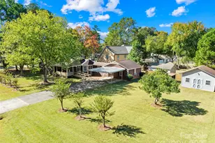 700 Chestnut Ln, Matthews, NC 28104 - Photo 4