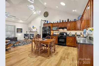 160 Caledonia Road, Landrum, SC 29356 - Photo 12