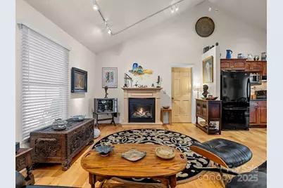 160 Caledonia Road, Landrum, SC 29356 - Photo 6