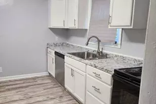 3937 Belcross Dr, Charlotte, NC 28205 - Photo 8