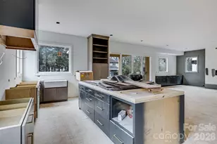 2649 Laburnum Ave, Charlotte, NC 28205 - Photo 12