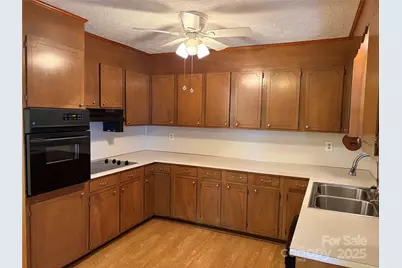 707 Sandalwood Lane, Kings Mountain, NC 28086 - Photo 12