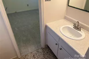 707 Sandalwood Ln, Kings Mountain, NC 28086 - Photo 18