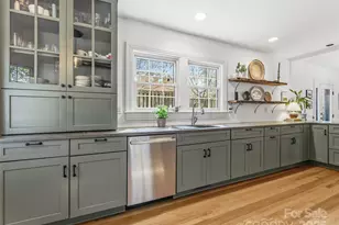 140 Lakeview Ave, Brevard, NC 28712 - Photo 14