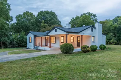 8000 Chapman Street, Charlotte, NC 28216 - Photo 2