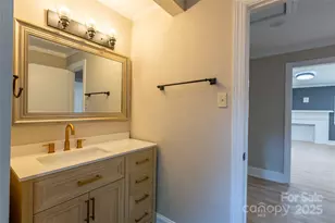 8000 Chapman St, Charlotte, NC 28216 - Photo 26