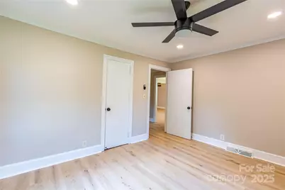 8000 Chapman Street, Charlotte, NC 28216 - Photo 28