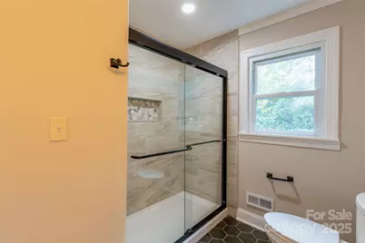 8000 Chapman Street, Charlotte, NC 28216 - Photo 24