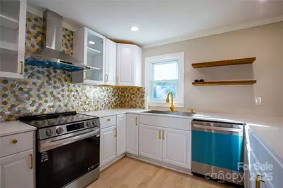 8000 Chapman Street, Charlotte, NC 28216 - Photo 14