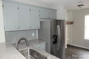 9252 Kings Canyon Dr, Charlotte, NC 28210 - Photo 8