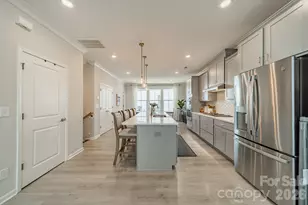 4040 Hidden Oaks Dr, Charlotte, NC 28205 - Photo 10