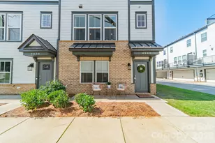 4040 Hidden Oaks Dr, Charlotte, NC 28205 - Photo 2