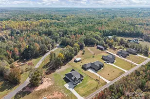 291 Robbins Rd, Chesnee, SC 29323 - Photo 4