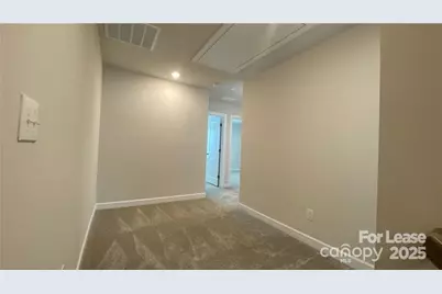 3860 Memorial Parkway #27, Charlotte, NC 28217 - Photo 4