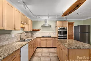 6 Star Berry Ln, Fairview, NC 28730 - Photo 8