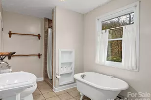 6 Star Berry Ln, Fairview, NC 28730 - Photo 16