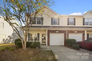 218 Tail Race Ln, Fort Mill, SC 29715 - Photo 2