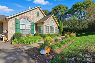 817 Wynnshire Drive, Hickory, NC 28601 - Photo 1