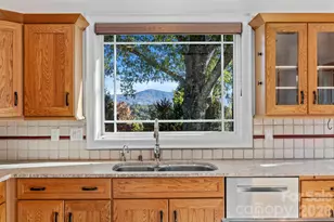 31 Ridge Dr S, Hendersonville, NC 28739 - Photo 8