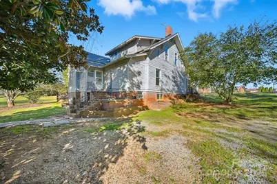 105 2nd Avenue SW, Catawba, NC 28609 - Photo 2