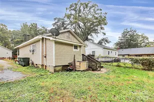 1104 W Davidson Ave, Gastonia, NC 28052 - Photo 4
