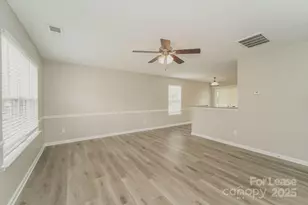 11126 Amber Glen Dr, Charlotte, NC 28269 - Photo 4