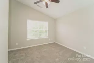 11126 Amber Glen Dr, Charlotte, NC 28269 - Photo 10