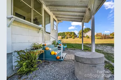 1600 Orchard Road, Flat Rock, NC 28731 - Photo 20