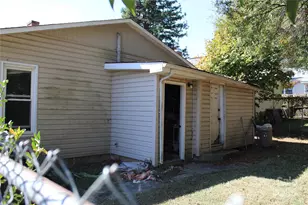 208 Virginia Ave W, Bessemer City, NC 28016 - Photo 4