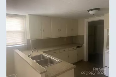 208 Virginia Avenue W, Bessemer City, NC 28016 - Photo 10