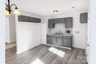 1123 Saratoga Drive, Charlotte, NC 28208 - Photo 4