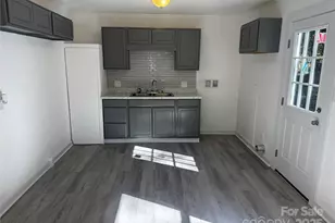 1123 Saratoga Dr, Charlotte, NC 28208 - Photo 12