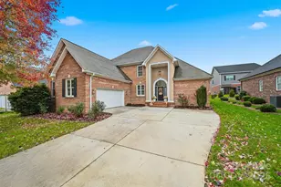 1710 30th Ave Dr NE, Hickory, NC 28601 - Photo 2