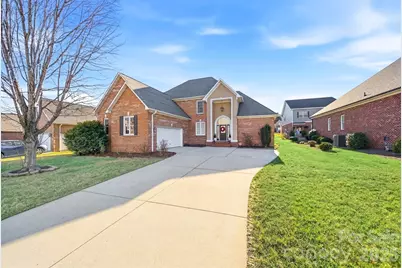 1710 30th Avenue Drive NE, Hickory, NC 28601 - Photo 2