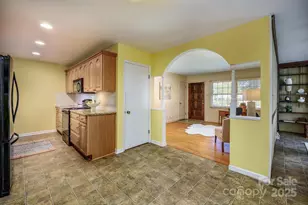 4314 Ivanhoe Pl, Charlotte, NC 28205 - Photo 6