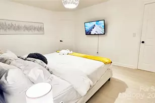 2434 Summer Meadow Ct, Charlotte, NC 28216 - Photo 14