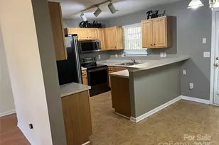 1413 Crandon Dr, Charlotte, NC 28216 - Photo 12