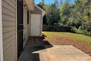 1413 Crandon Dr, Charlotte, NC 28216 - Photo 6