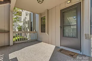 1203 Abbey Cir, Asheville, NC 28805 - Photo 4