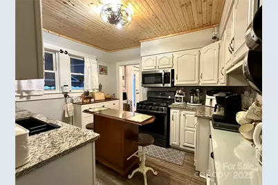 44 Hemlock Avenue, Spruce Pine, NC 28777 - Photo 4