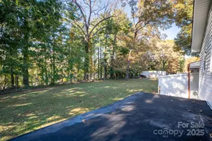 3851 Idlewood Acres Rd, Hickory, NC 28601 - Photo 30