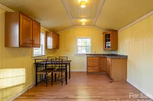 203 Oak Grove Rd, East Flat Rock, NC 28726 - Photo 20