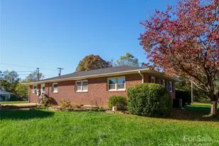 203 Oak Grove Rd, East Flat Rock, NC 28726 - Photo 18