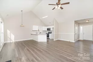 4435 Gladwood Ln, Charlotte, NC 28269 - Photo 8