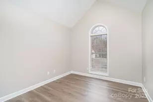 4435 Gladwood Ln, Charlotte, NC 28269 - Photo 12