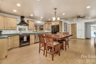 111 Hidden Pond Ln, Asheville, NC 28804 - Photo 8