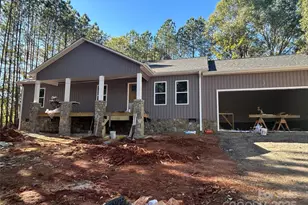 1119 Kensington Cir, Newton, NC 28658 - Photo 2